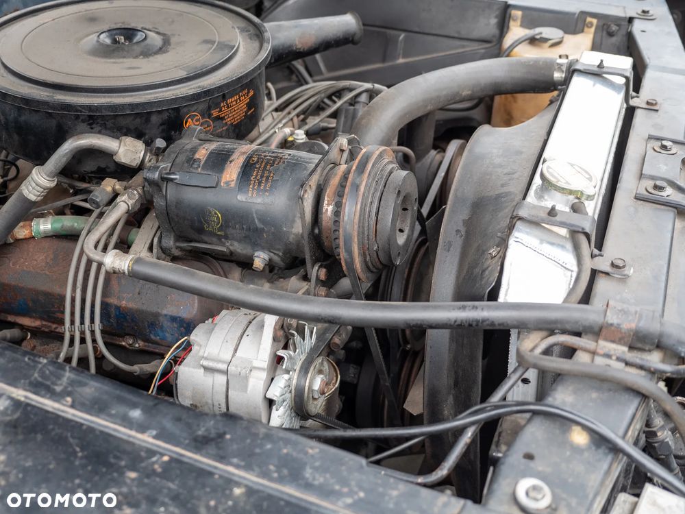 Cadillac Deville - 26