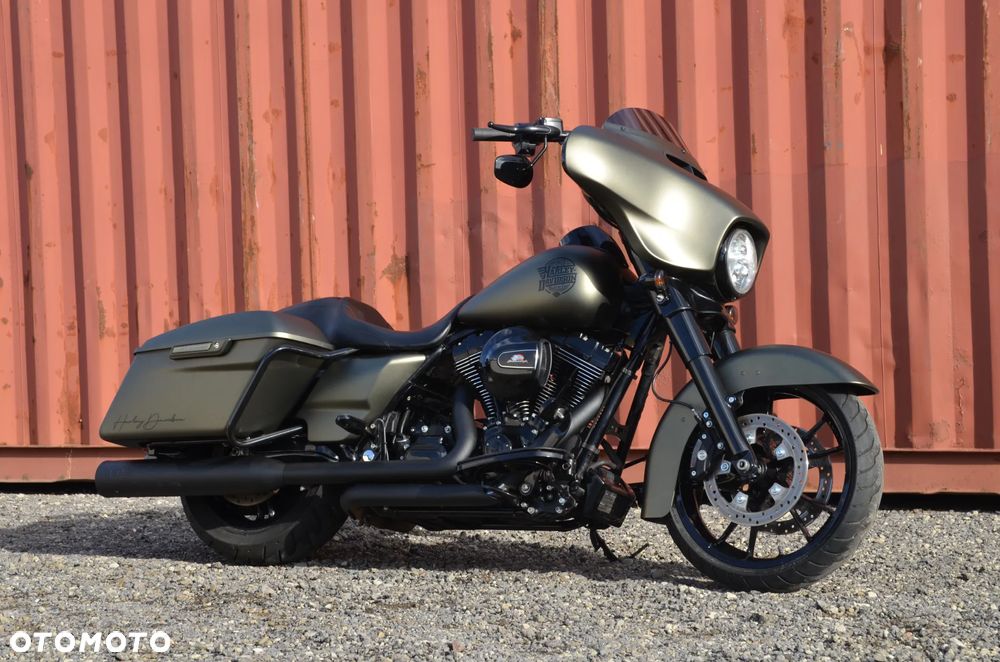 Harley-Davidson Touring Street Glide - 16