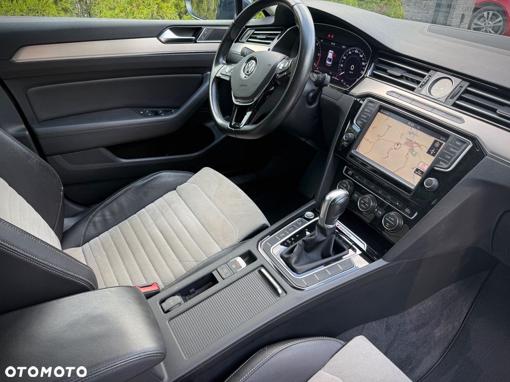 Volkswagen Passat 2.0 TDI 4Mot Elegance DSG - 8
