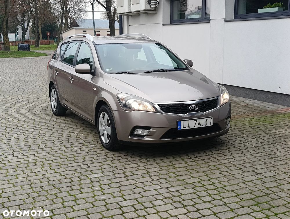 Kia Ceed 1.6 Crdi Comfort - 1