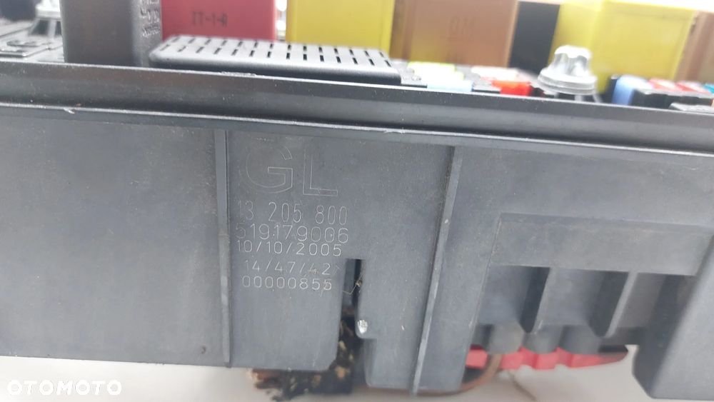 SKRZYNKA BEZPIECZNIKOW OPEL VECTRA C SLASK WYSYLKA VAT - 2