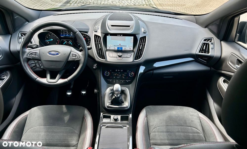 Ford Kuga 1.5 EcoBoost 2x4 Titanium - 25