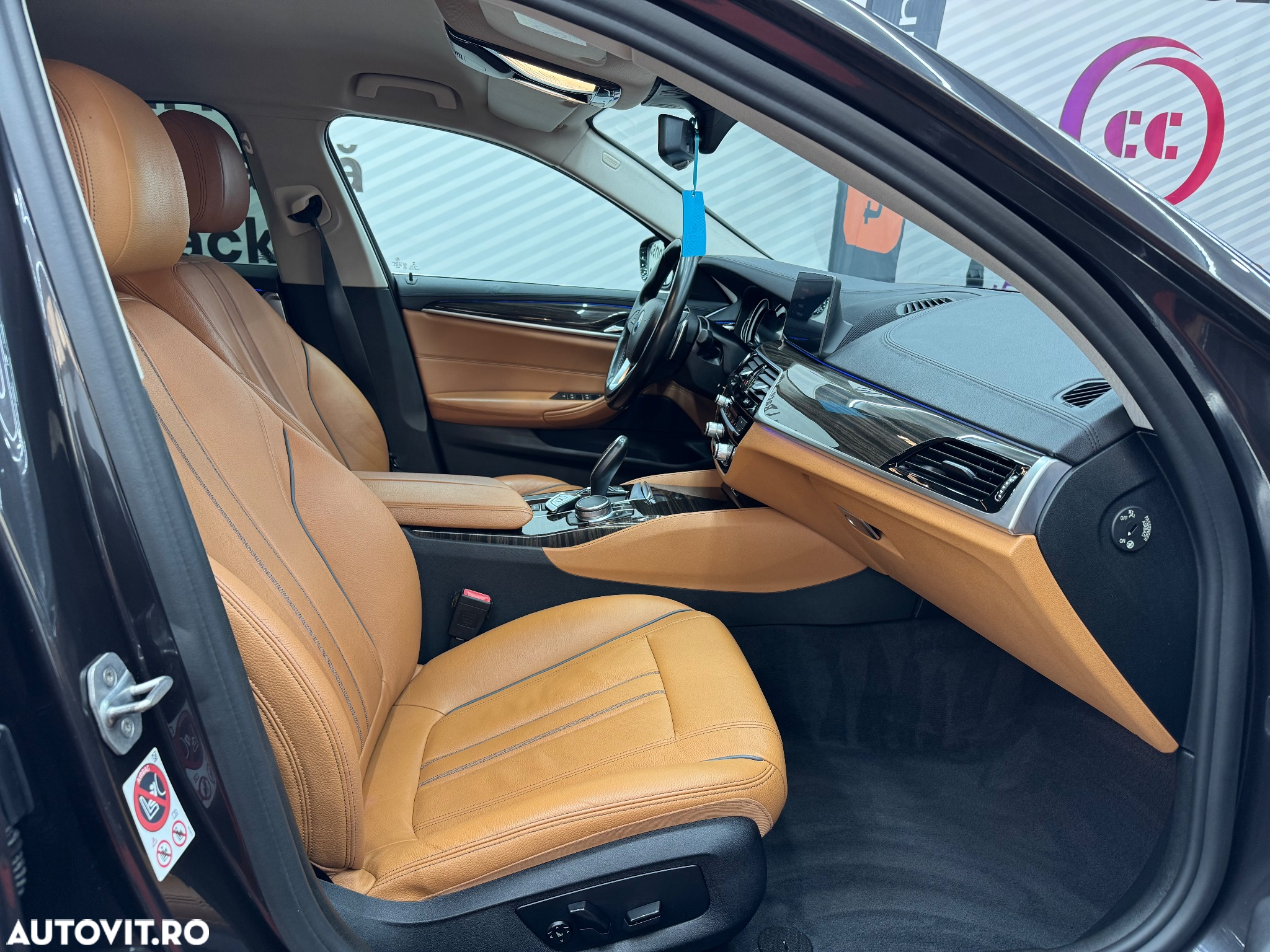 BMW Seria 5 520d Aut. Luxury Line - 14