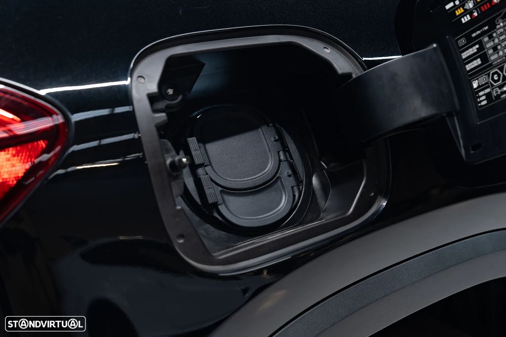 Mercedes-Benz EQA 300 4Matic - 8