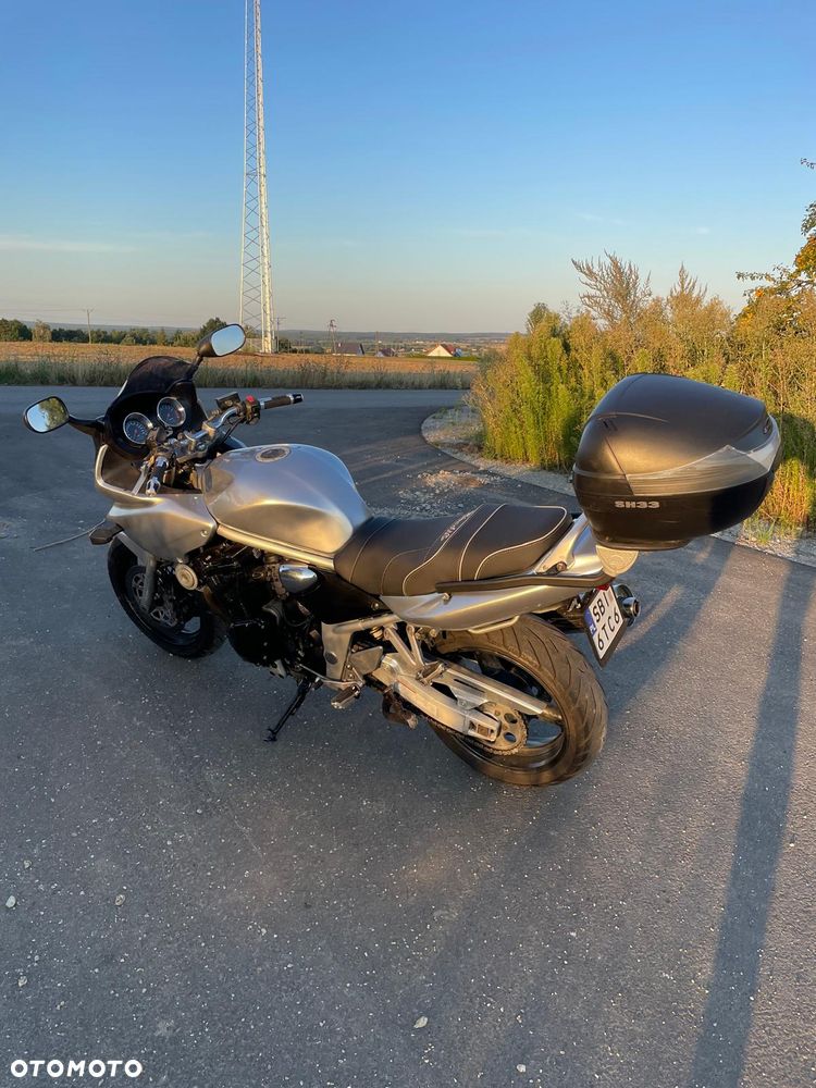 Suzuki GSX - 6