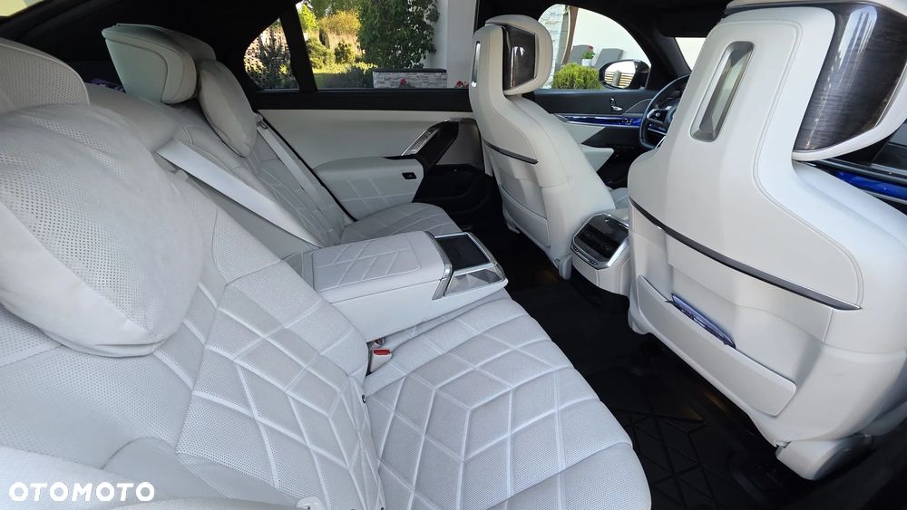 BMW Seria 7 - 20