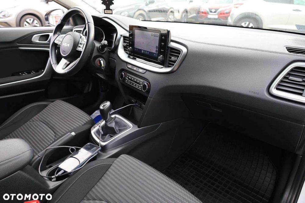 Kia Ceed 1.5 T-GDI M - 34