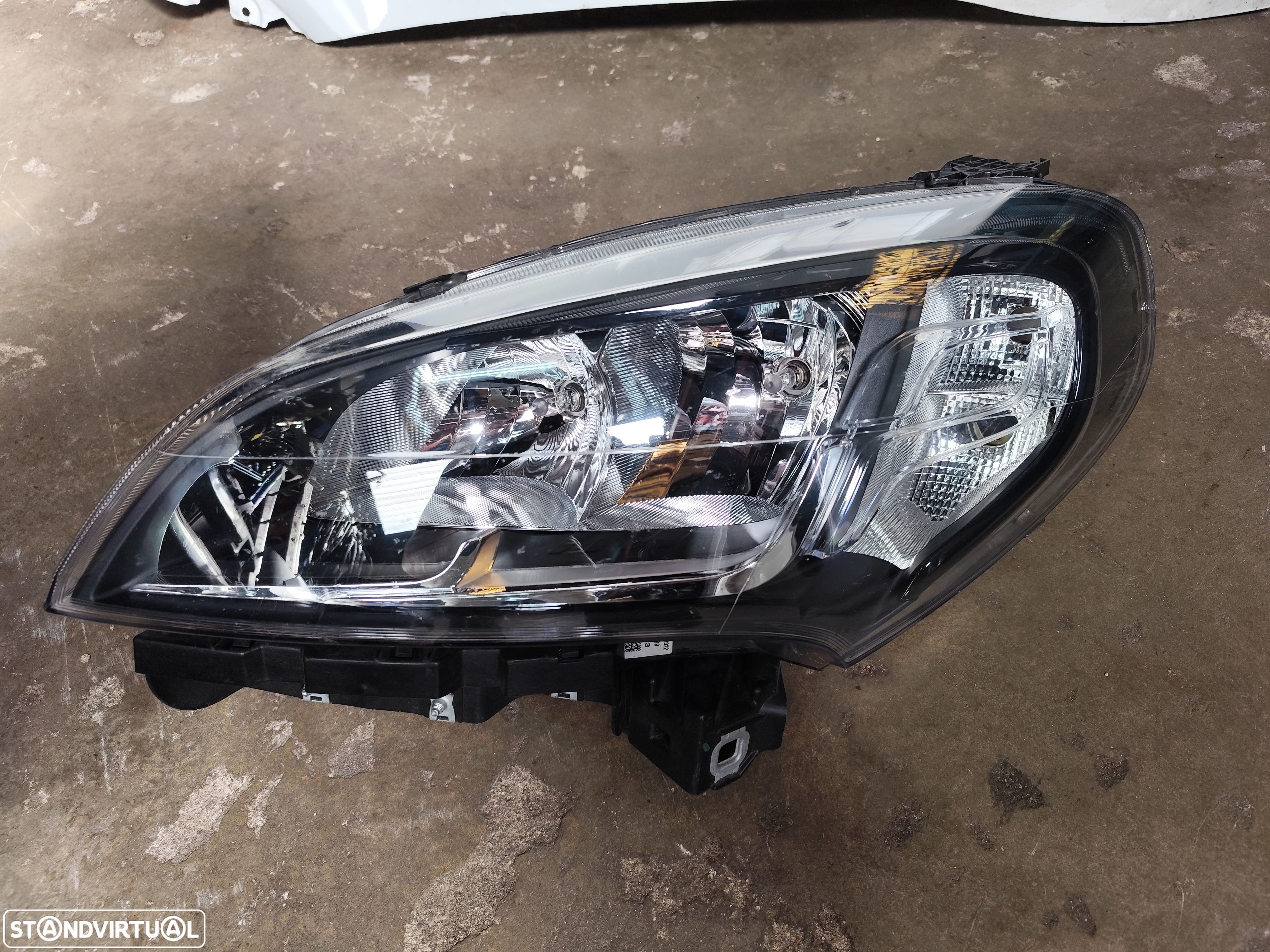 FIAT DOBLO FAROL ESQUERDO - FF709 - 1