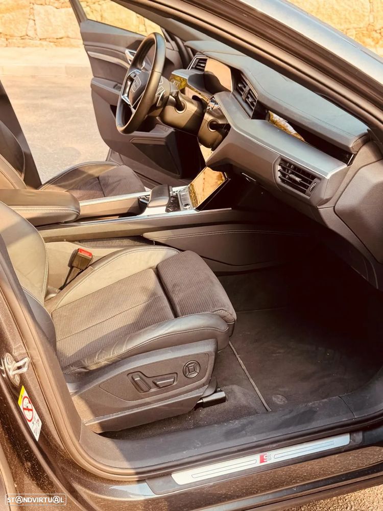Audi e-tron 50 quattro S line - 12