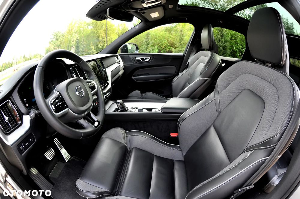 Volvo XC 60 T6 AWD Recharge Geartronic RDesign - 24