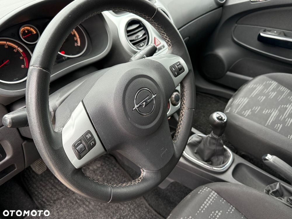 Opel Corsa 1.4 16V Satellite - 18