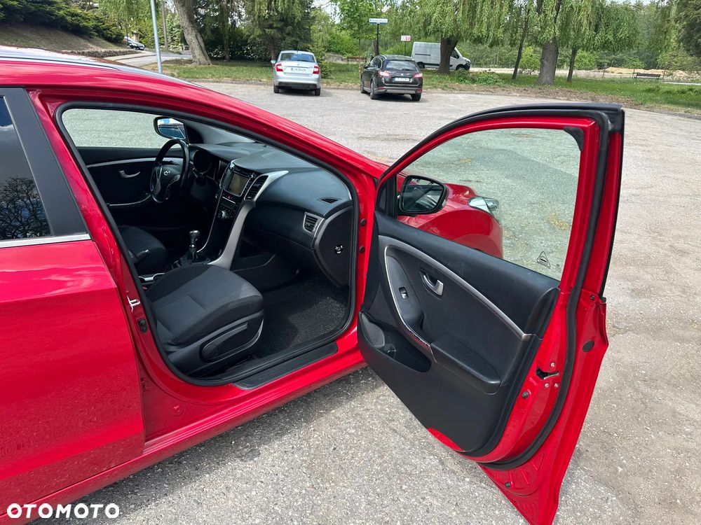 Hyundai i30 blue Kombi 1.4 YES Gold - 21