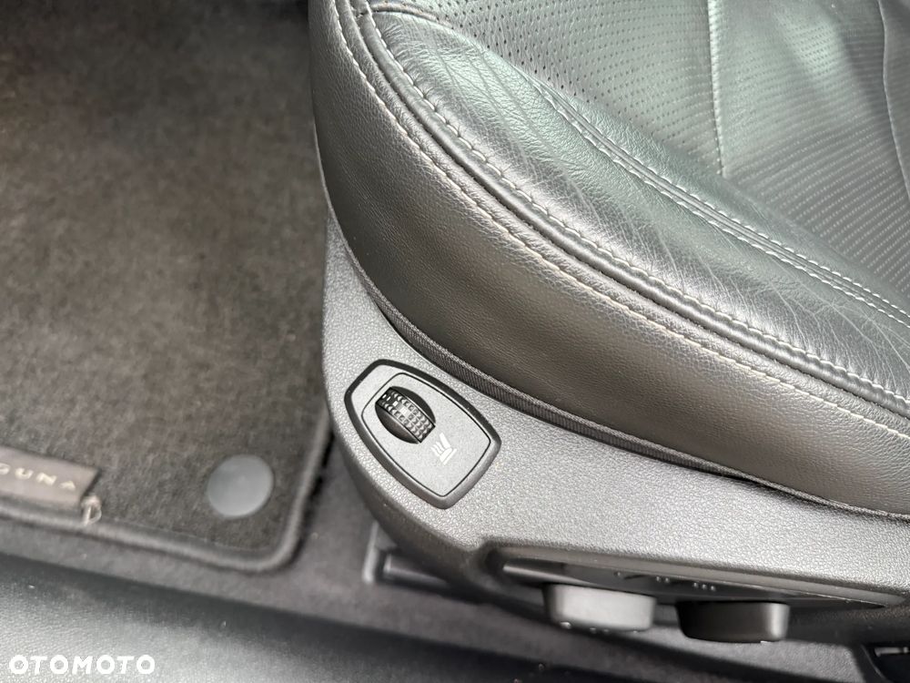 Renault Laguna dCi 110 FAP EDC Bose Edition - 36