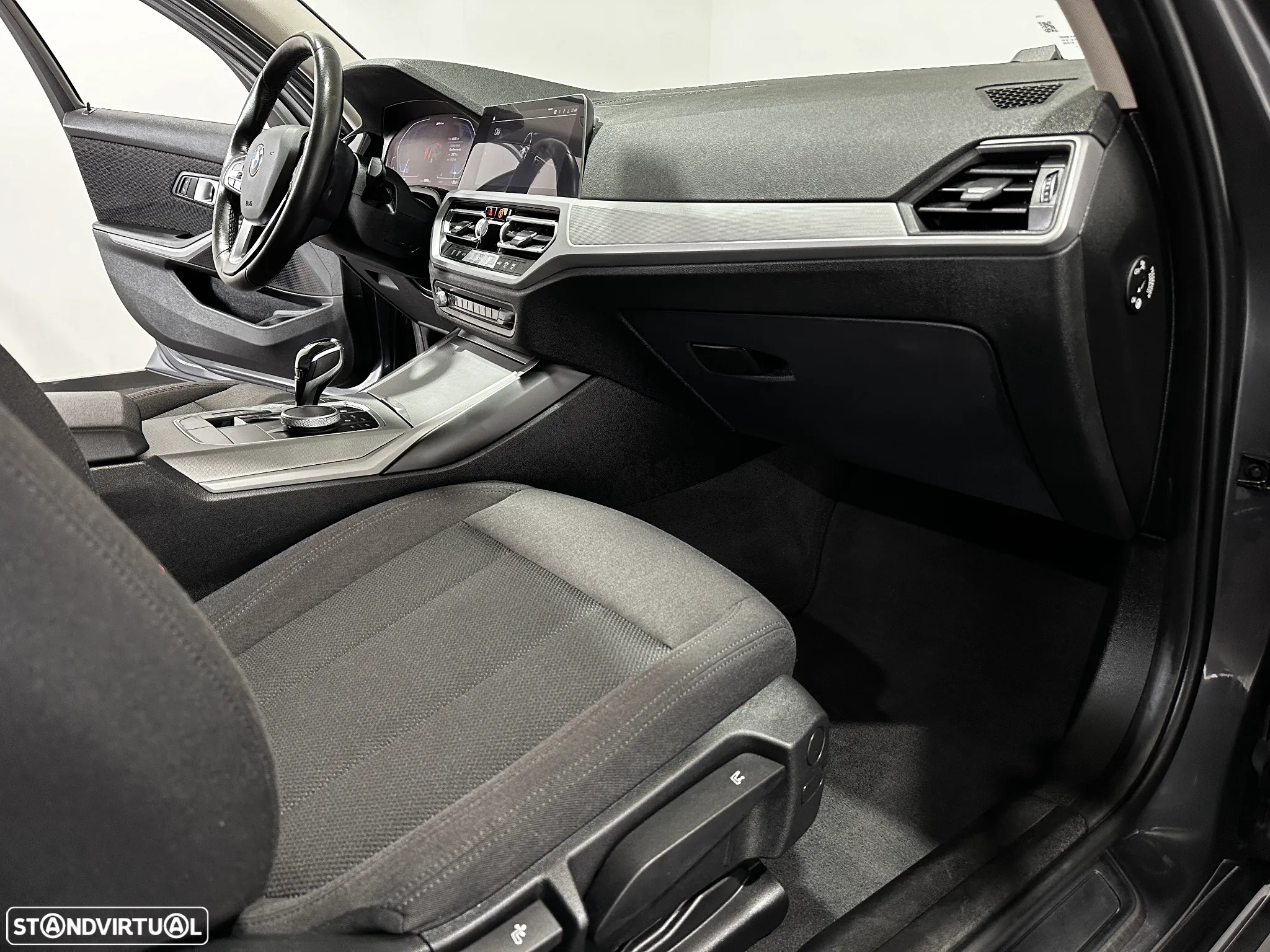 BMW 330 e Corporate Edition Auto - 37