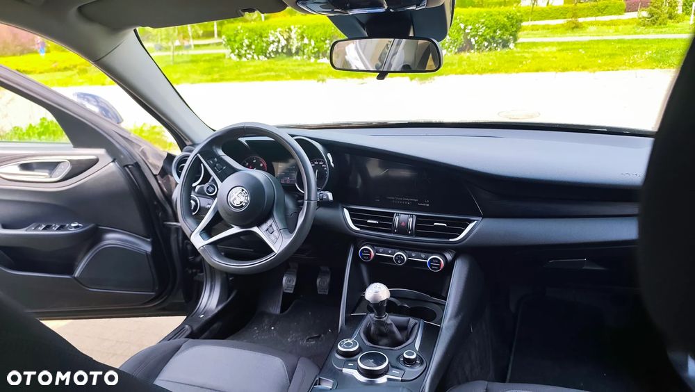 Alfa Romeo Giulia 2.2 D Turbo Super - 32