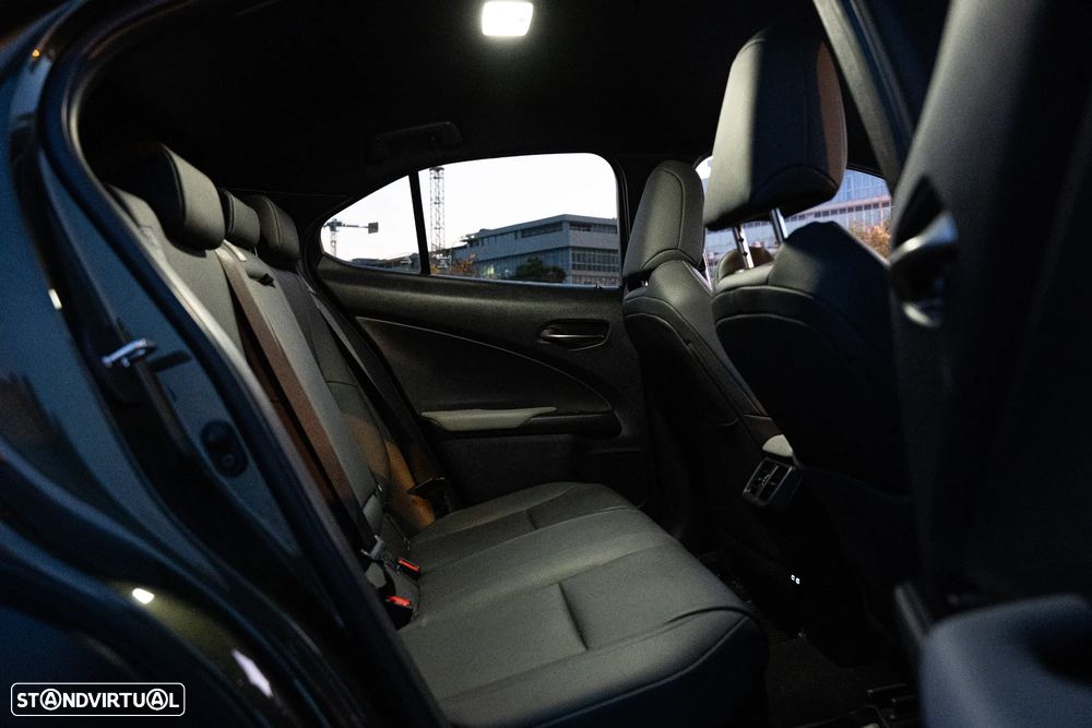 Lexus UX 250h Special Edition (LCA) - 14