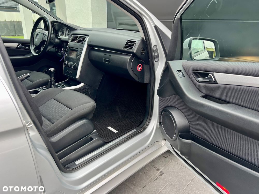 Mercedes-Benz Klasa B 180 BlueEFFICIENCY SPORT EDITION - 17