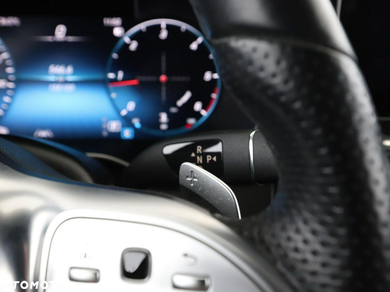 Mercedes-Benz Klasa C 300 d T 4Matic 9G-TRONIC AMG Line - 36