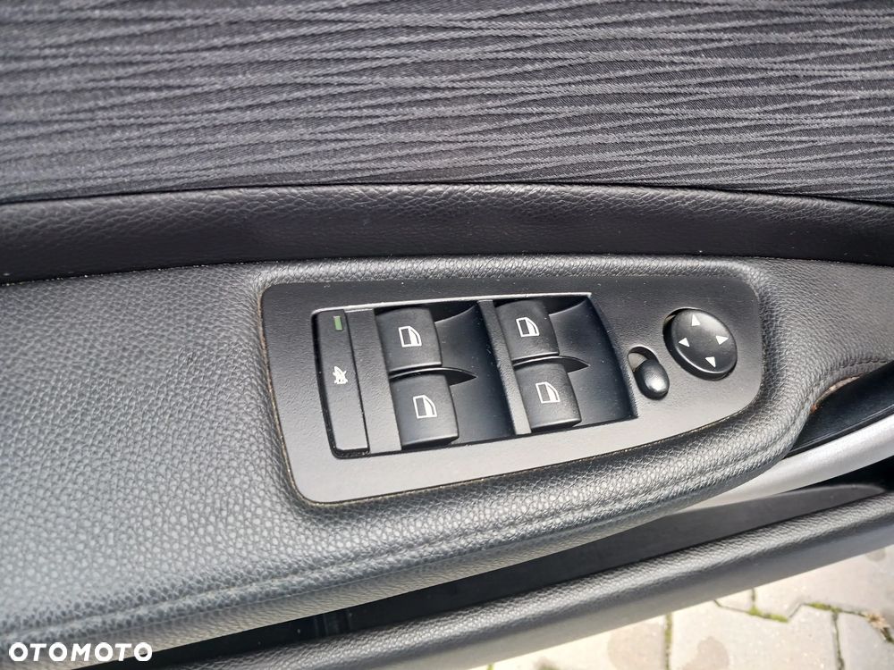 BMW Seria 1 116i - 11