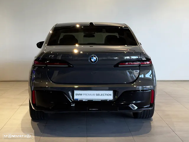 BMW i7 xDrive60 Pack Desportivo M Pro - 5