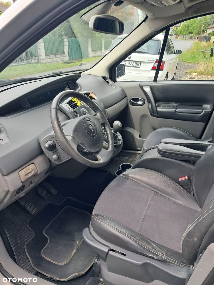 Renault Scenic 2.0 16V Luxe Dynamique - 8