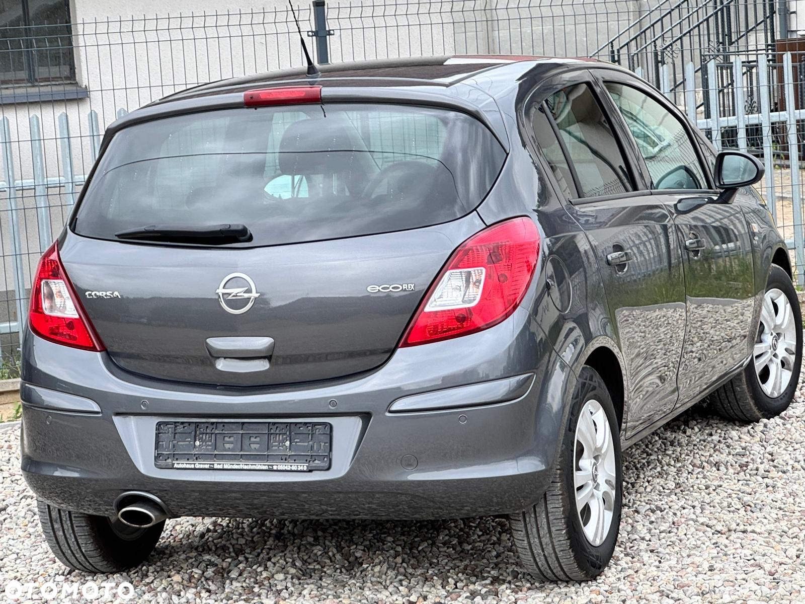 Opel Corsa 1.4 16V Cosmo - 15