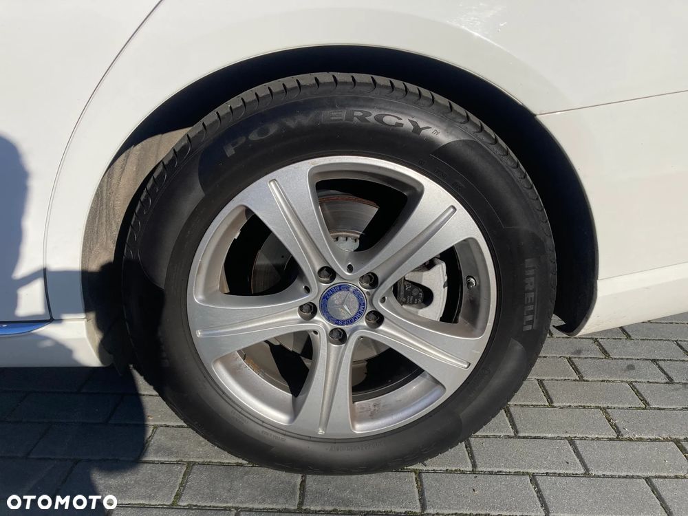 Mercedes-Benz Klasa E 220 d 9G-TRONIC - 17