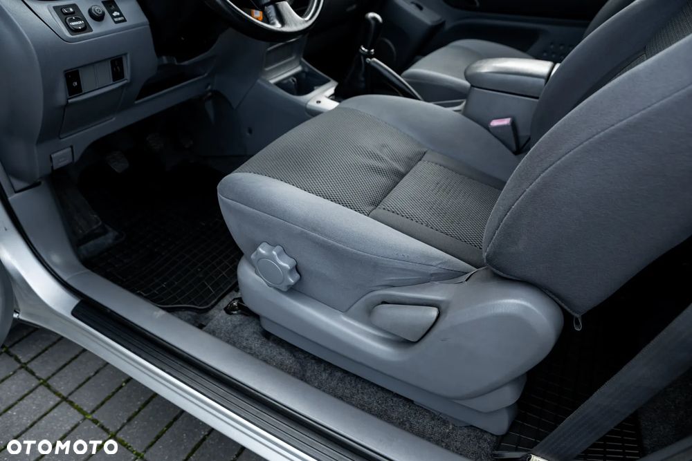 Toyota RAV4 4x4 Edition - 26