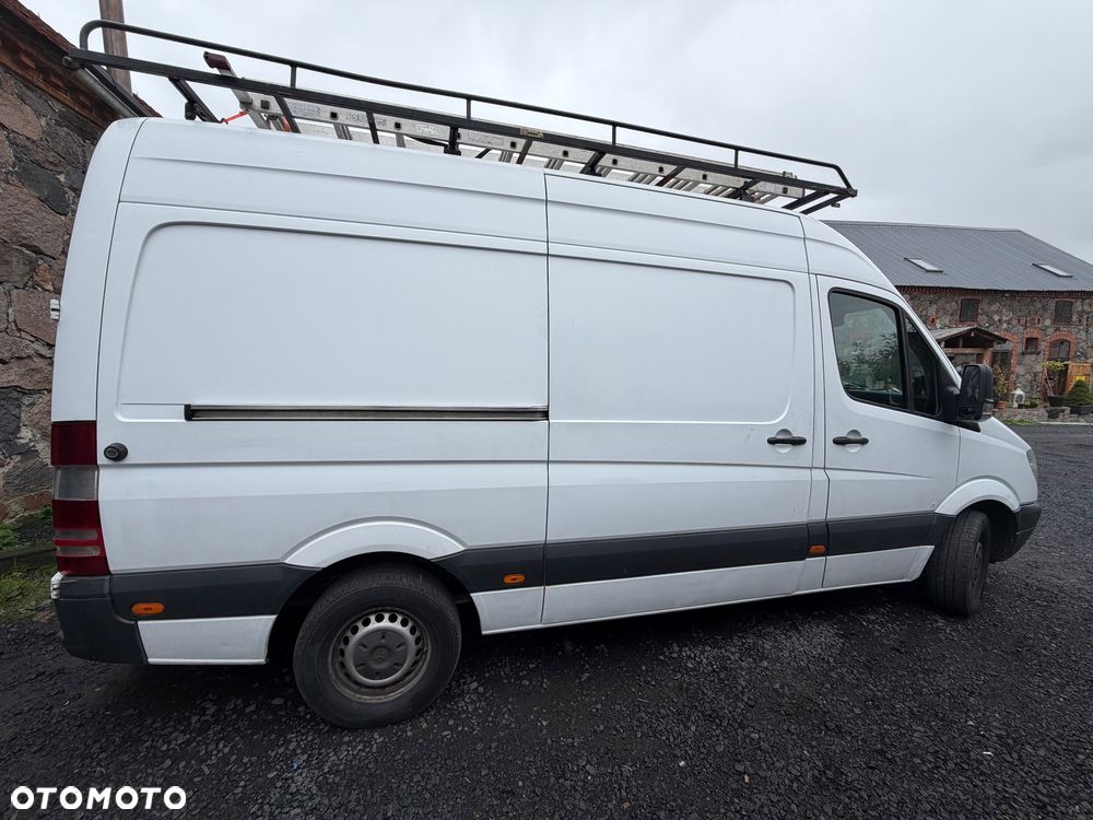 Mercedes-Benz Sprinter - 11