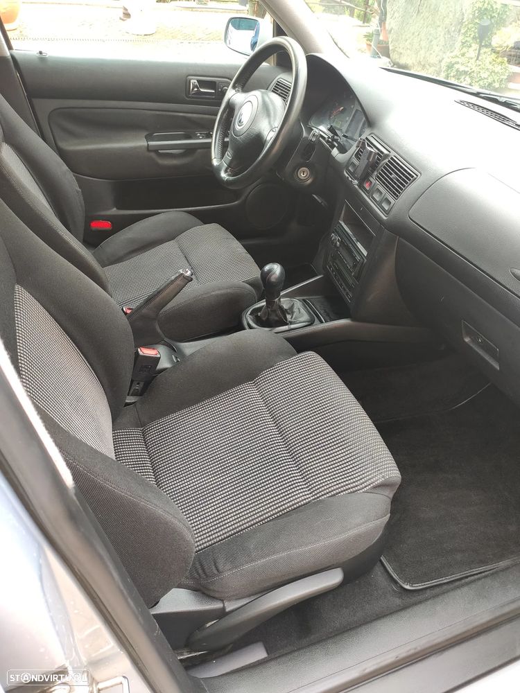 VW Golf 1.9 TDi Highline - 15