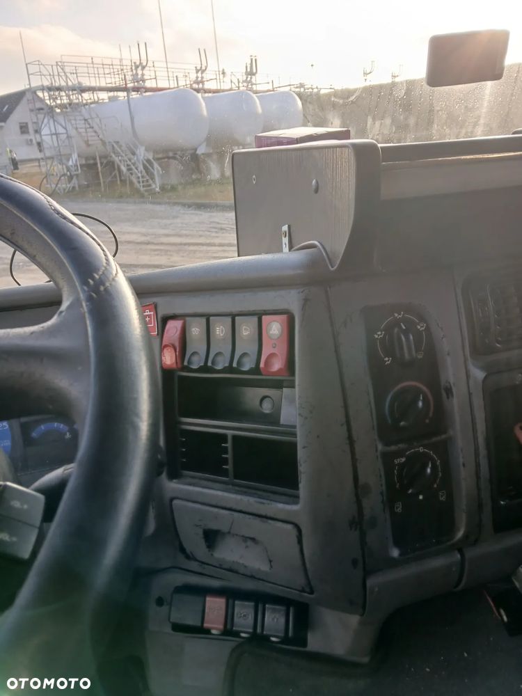 Renault Premium 370.26 6X2D - 9