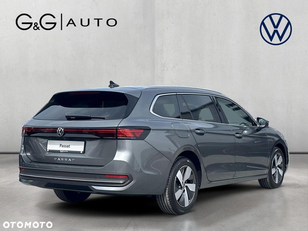 Volkswagen Passat - 4