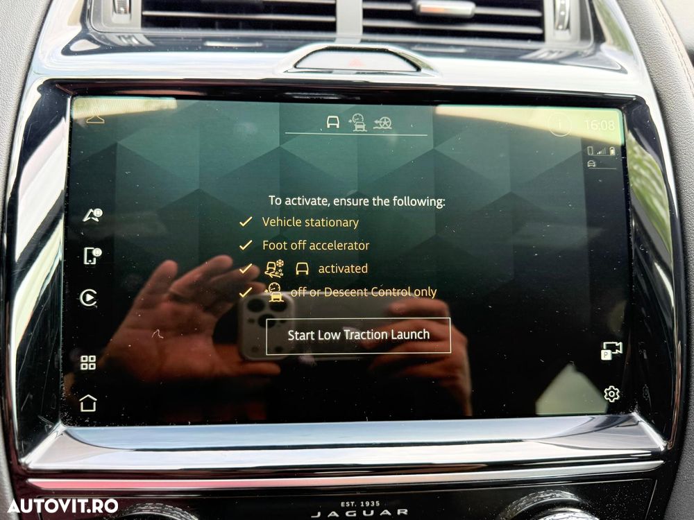 Jaguar E-Pace P250 AWD Aut. SE - 31
