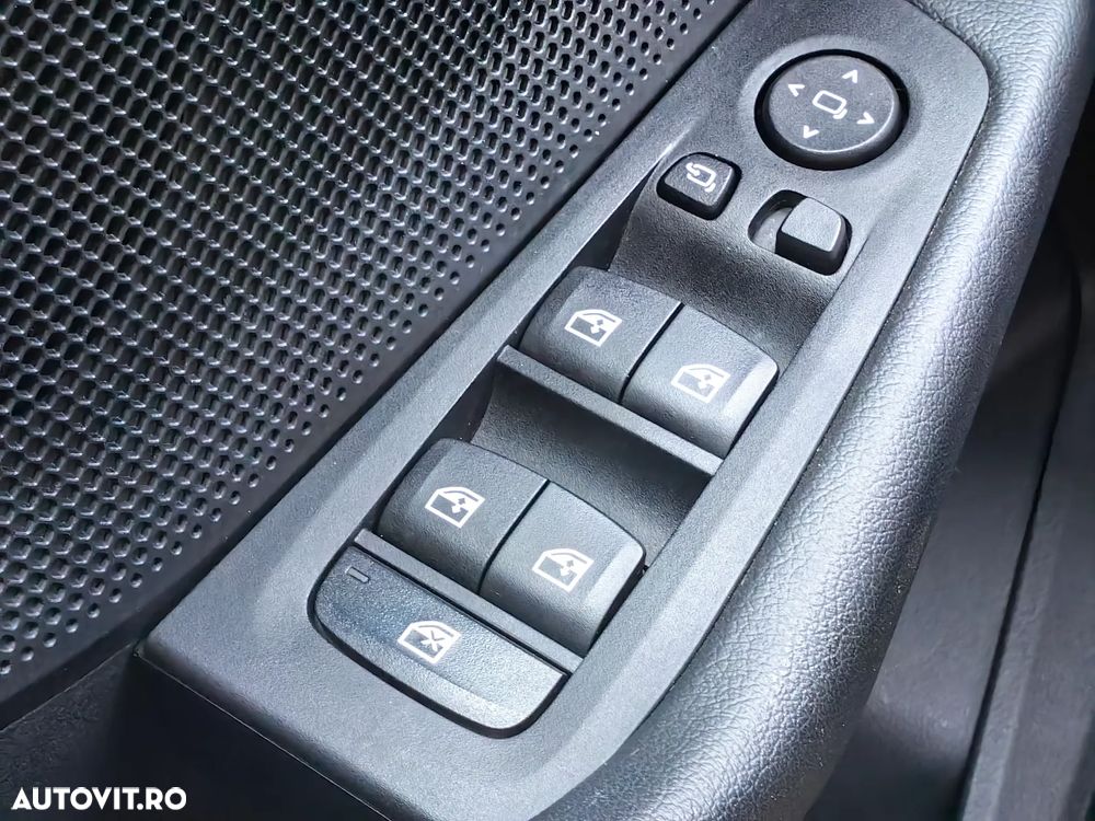 BMW Seria 2 218d Aut. Advantage - 31