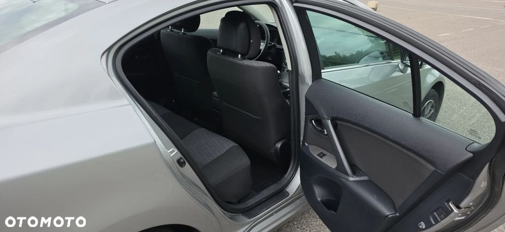 Toyota Avensis 2.0 D-4D - 8
