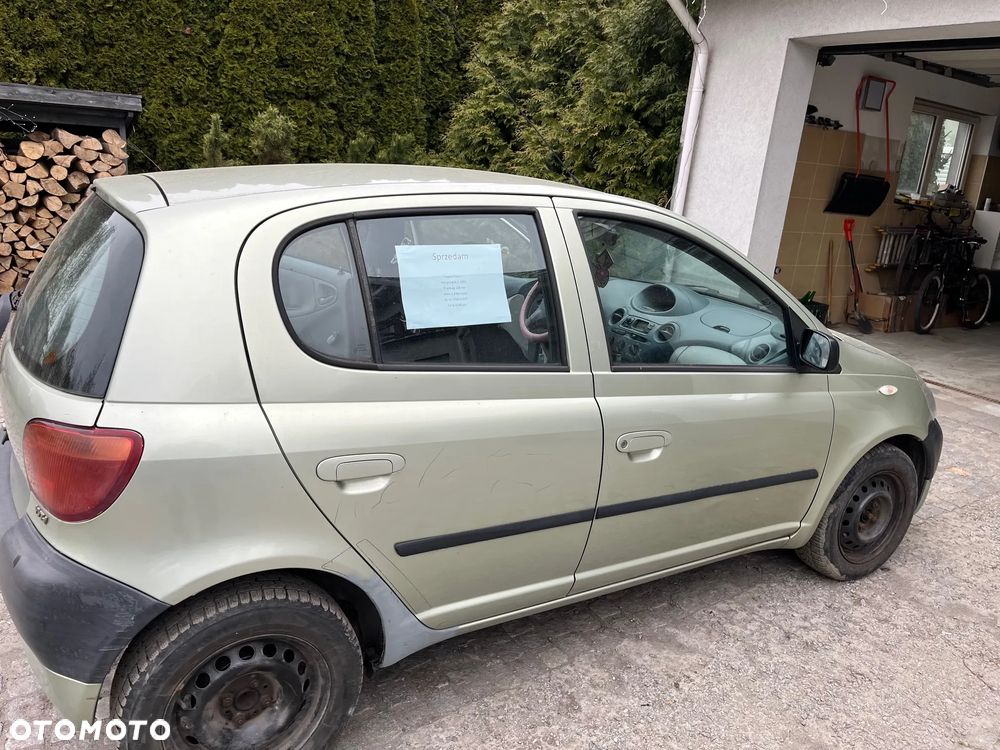 Toyota Yaris 1.0 Base - 12