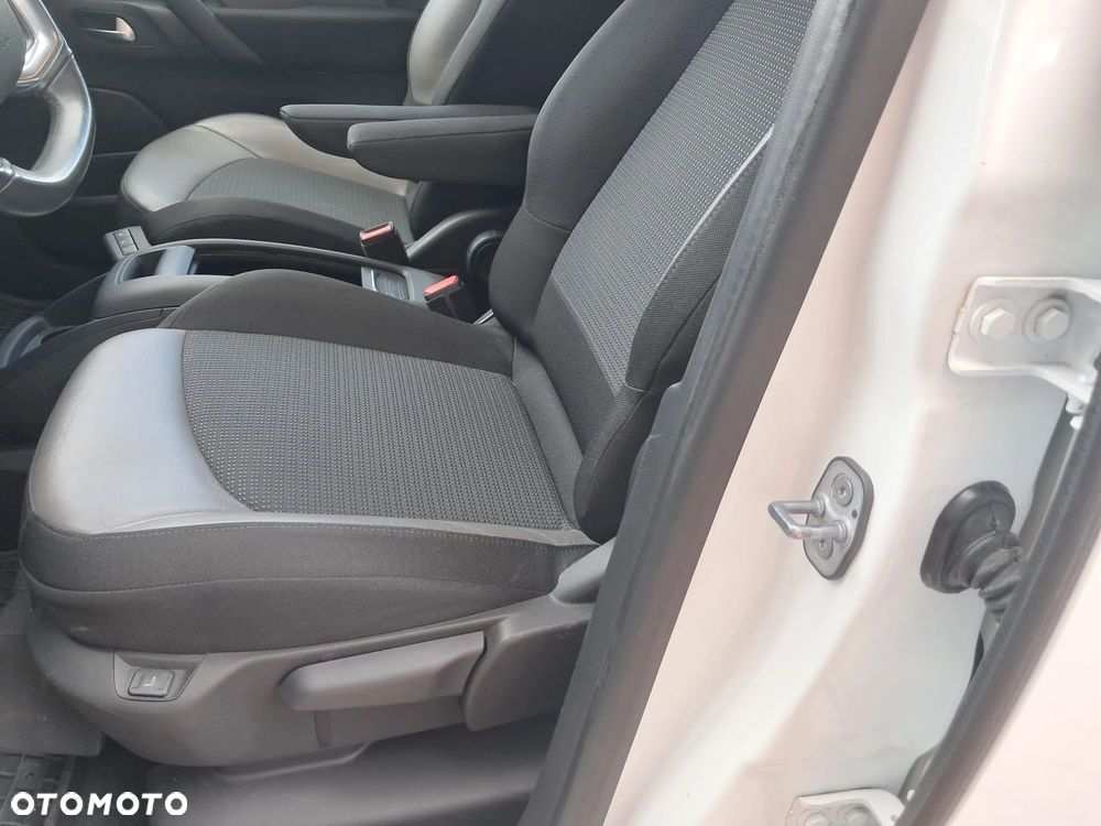 Citroën C4 SpaceTourer Grand 1.5 BlueHDi Feel S&S EAT8 - 11