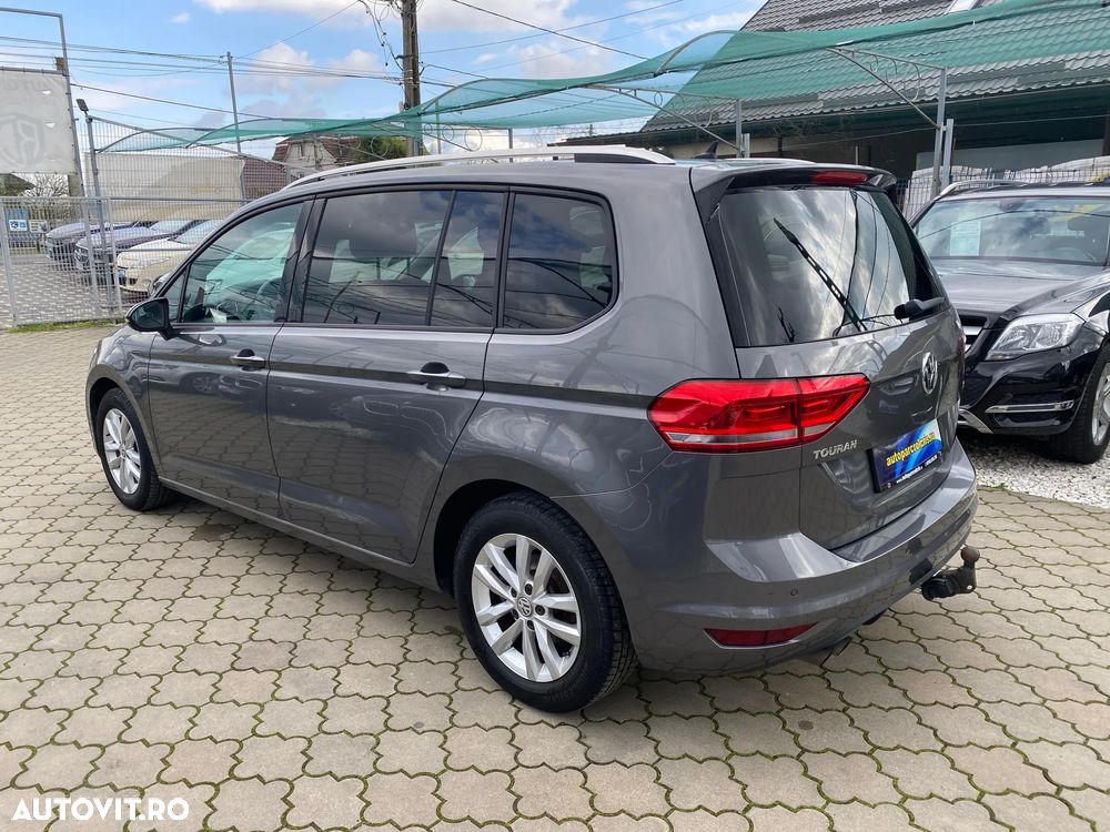 Volkswagen Touran - 4