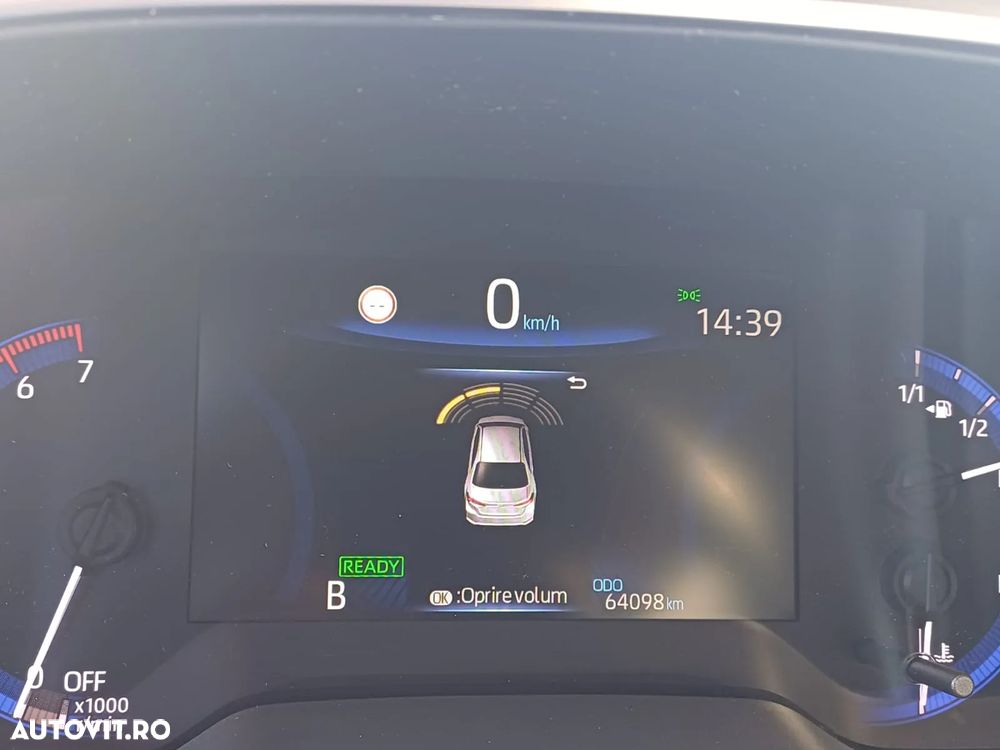 Toyota Corolla Sedan 1.8 HSD Business Plus - 17