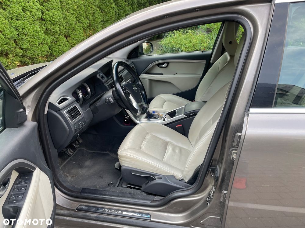 Volvo V70 D3 Momentum - 8