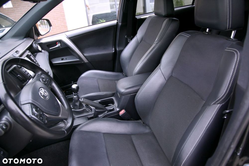 Toyota RAV4 2.0 D-4D 4x2 Start-Stop Executive - 16