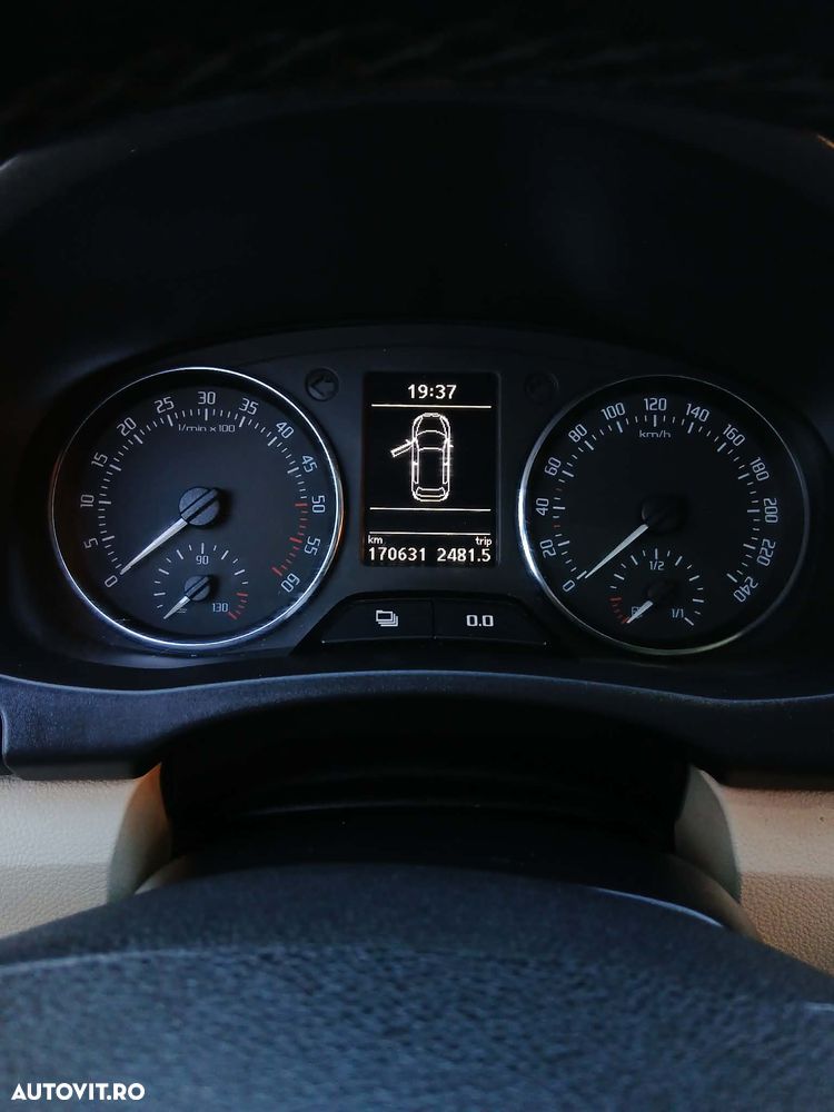 Skoda Roomster 1.6 TDI DPF Style PLUS EDITION - 5