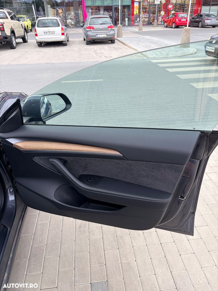 Tesla Model 3 - 20
