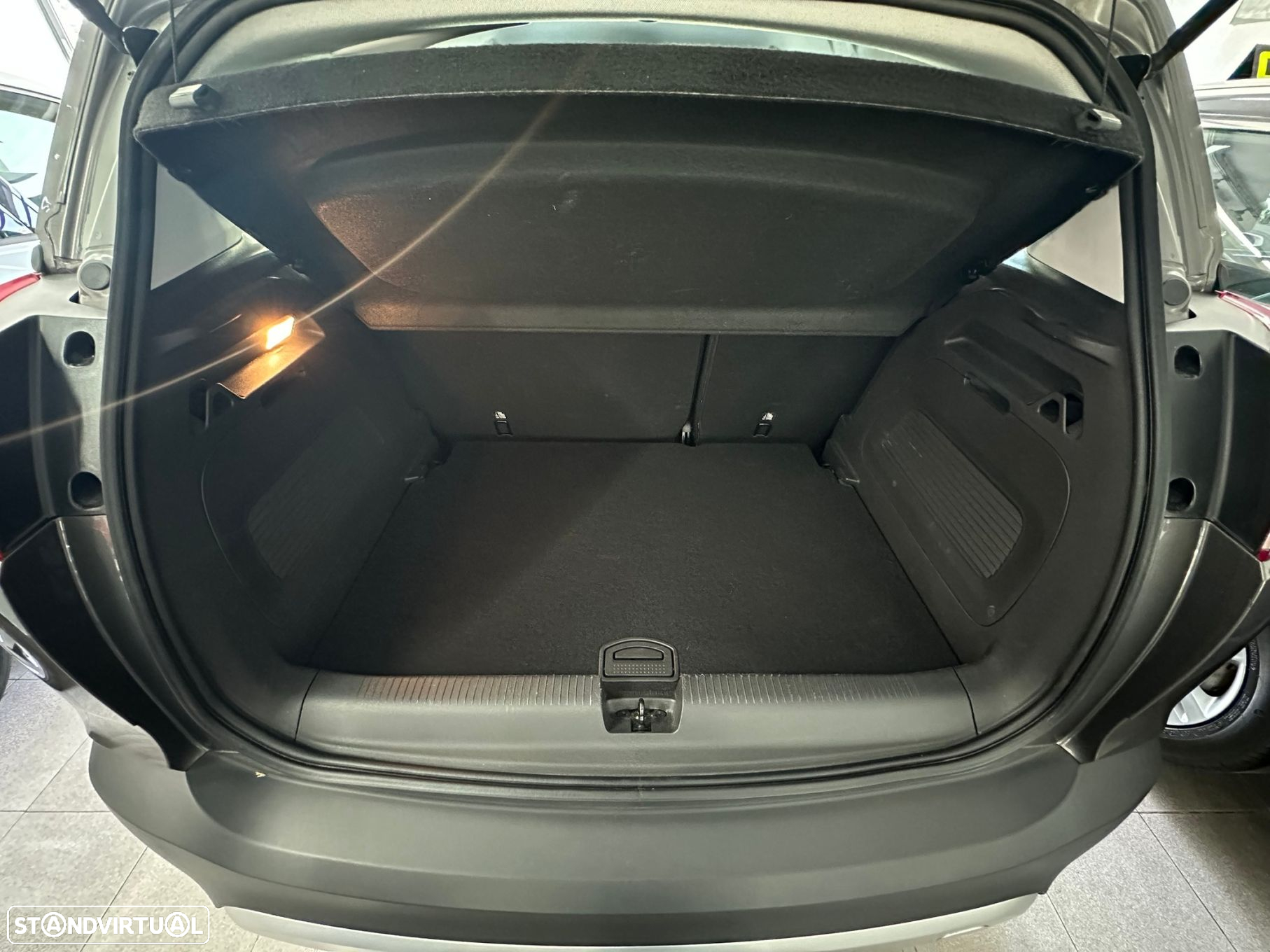 Opel Crossland X 1.5 CDTi 120 Anos - 19