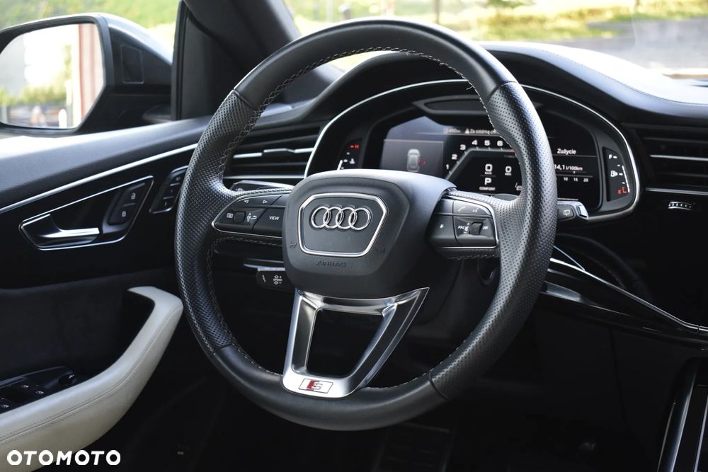 Audi SQ8 - 24