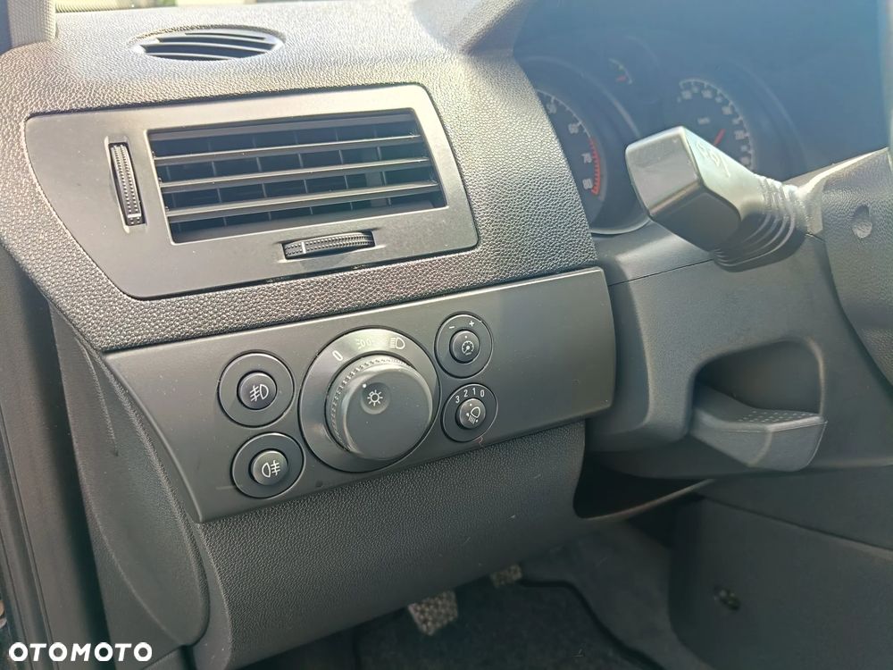 Opel Astra - 17