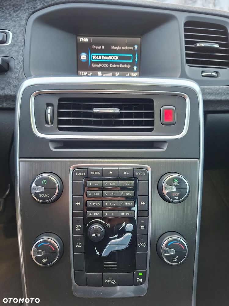 Volvo S60 T3 Momentum - 22