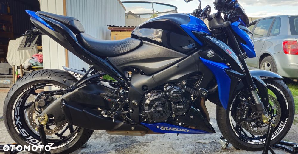 Suzuki GSX 1000 - 4