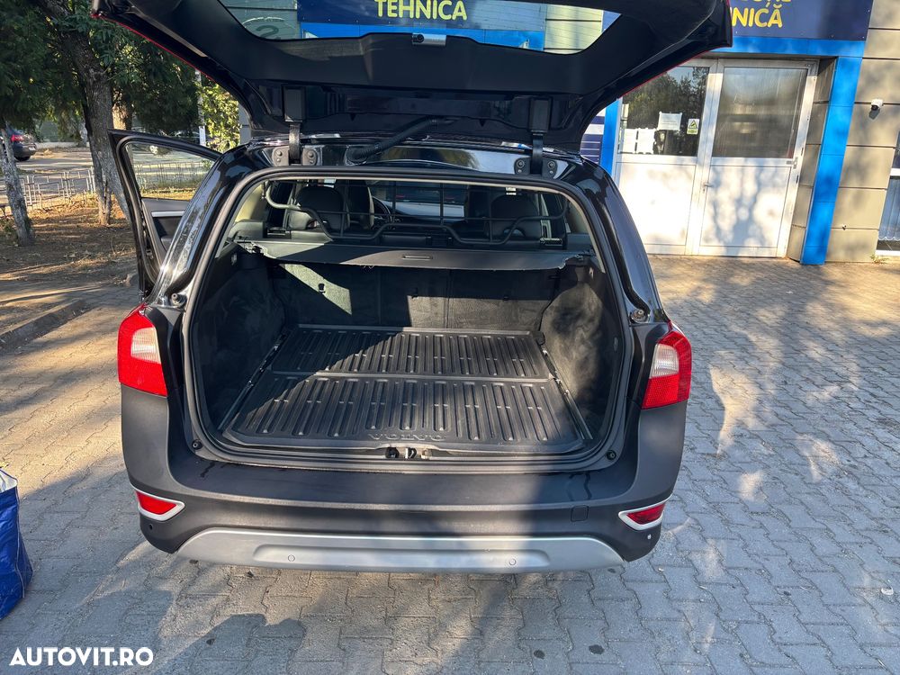 Volvo XC 70 3.2 AWD Aut. Momentum - 10