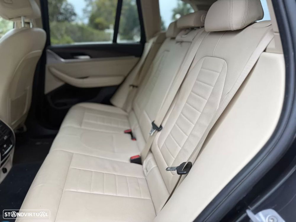 BMW X3 20 d xDrive Line Luxury - 15